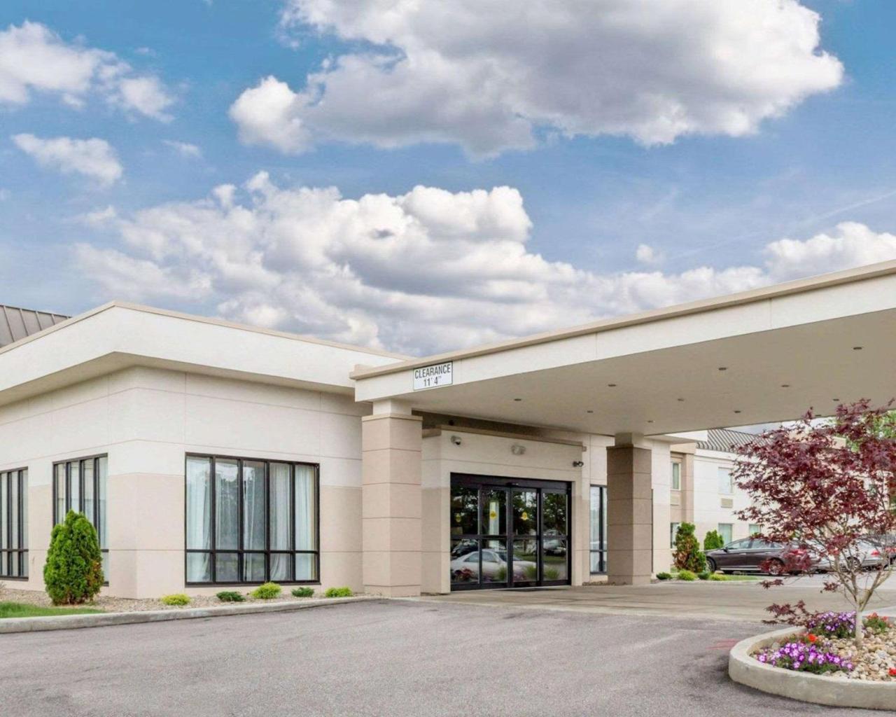 Clarion Hotel Beachwood-Cleveland Экстерьер фото